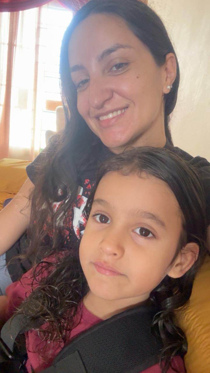 Larissa e Manoel close